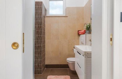 5 Bedroom Beautiful Home In Labin - Photo 63