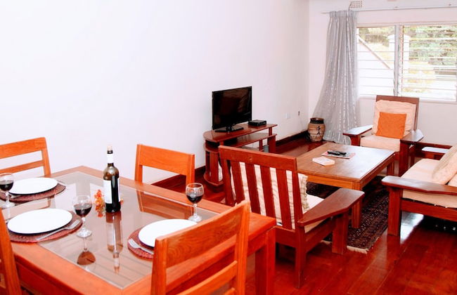 Lush Gardens Apartment 1 - Photo 2