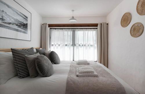 Naut Retreat, The Big Barn - Spacious & cosy cottage, walk to Porthcurno beach, Pedn Vouder & Minack Theatre - Photo 40