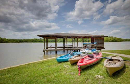 Waterfront Huntsville Home with Private Dock and Spa - Foto 2