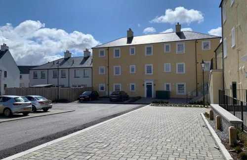 Stylish & Modern Apartment - Photo 2