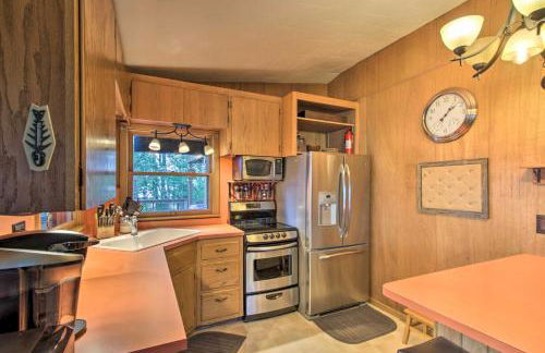 Year-Round Waterfront Getaway Lake Access and Dock! - Foto 7