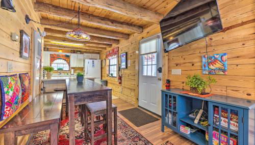 Rustic Duck Creek Village Cabin with Fire Pit! - Foto 2