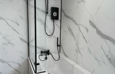 Slick Space for a Standish Stay - Photo 29