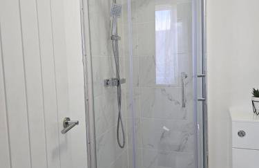 Large House, Home for Contractors- Park Free - Foto 35