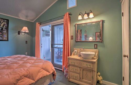 Lakeside Pleasure Island Cabin with Deck and Gas Grill - Foto 19