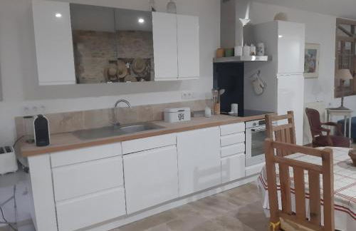 Charmant studio dans maison d'hôte dans un écrin de verdure - Foto 15