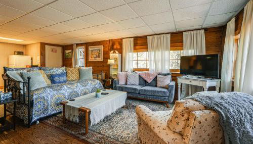 New England Hideaway on Historic 1859 Estate! - Foto 5