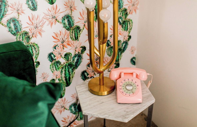 2 Rooms, Sleeps 8 Retro Hotel w/ Pool Wesley King Studio Buyout by Avantstay - Photo 60