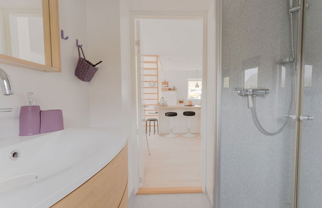 Waterfront Retreat | 2 Br Boathouse - Photo 13