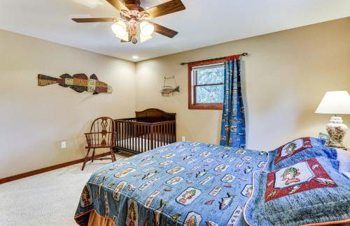 Spacious Edgerton Home with Private Beach and Views! - Foto 16