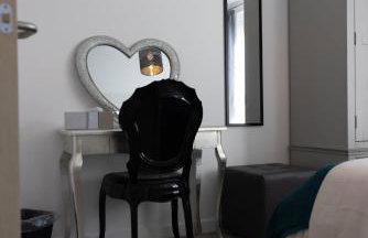 Cozy City Stay 2BR with Sofa Bed - Photo 13