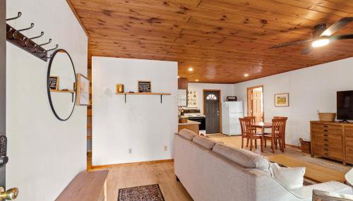 Cozy Cabin in Heber with a deck, fireplace and pet friendly - Foto 3