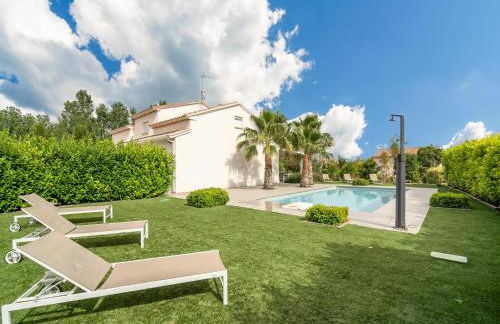 Luxurious Villa in Saint Genies de Fontedit With Heated Pool - Foto 14