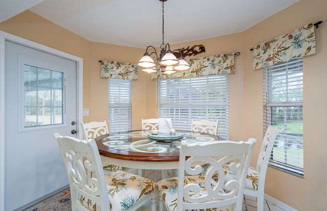 Private Pool Home ~ Just Miles From Sanibel And Fort Myers Beach ~ 3 Bedroom Home by RedAwning - Foto 7