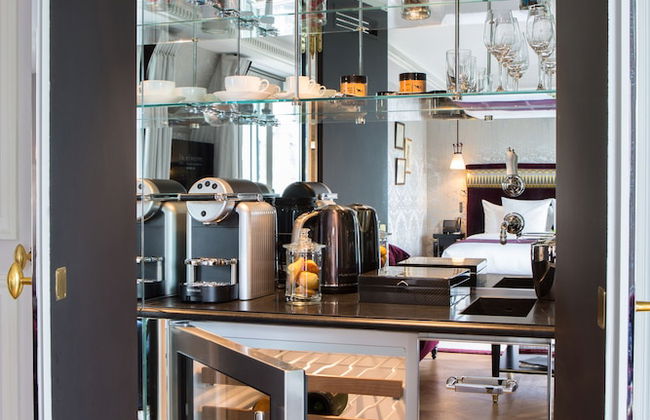 La Reserve Paris Hotel and Spa - Photo 35