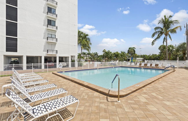 Sunset Fort Myers - Photo 17