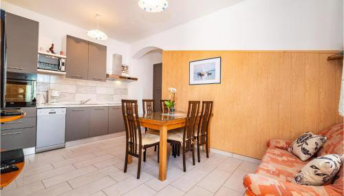 2 Bedroom Amazing Apartment In Modric - Foto 4