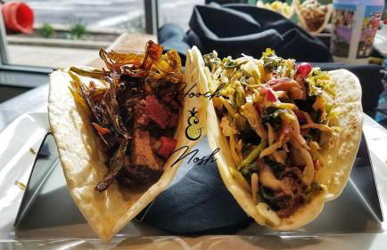 King Bed, Stocked Kitchen, Easy Driveway Parking, 2mi to Downtown & Coliseum - Foto 75