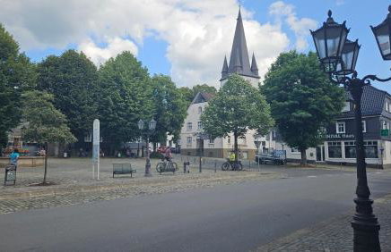 Natur-Design "Platzhirsch Sauerland" - Sauna, Kamin, Balkon, Garten, Hütte, Grill - Foto 49
