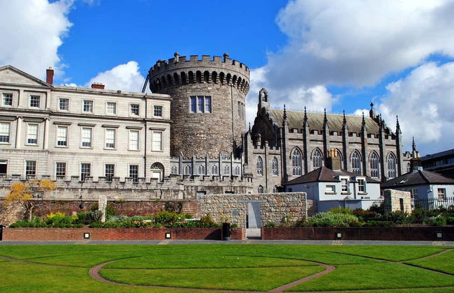 Trinity College Library, Book of Kells & Dublin Castle Tour - Photo 8