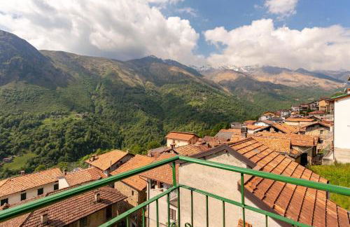 Sciura Elena's Terrace With Lake, Mounts & Valley by Halldis - Foto 49