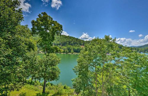 Renovated Home w/ Private Dock on Watauga Lake - Photo 3