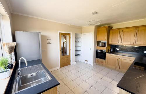 Spacious 4-Bed Lake District Getaway for Groups - Foto 9