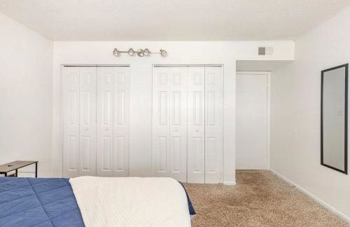 Quiet 2 BR APT - Near Hospitals - Free WiFi - Foto 25