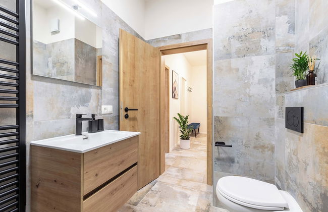 Fully equipped apartments with Terraces, Free garage parking, Netflix & AC - by Apartmány Šlapanice cz - Foto 59