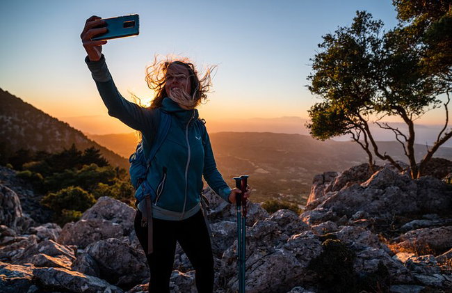 Caminata al atardecer Profitis Ilias Mountain - Foto 14
