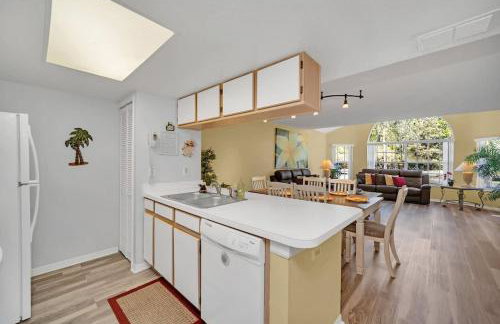 Beautiful Royal Palm Bay Condo near Disney - Foto 14