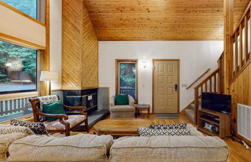 Redwood Rest Getaway - A-Frame with Hot Tub & Deck - Foto 4
