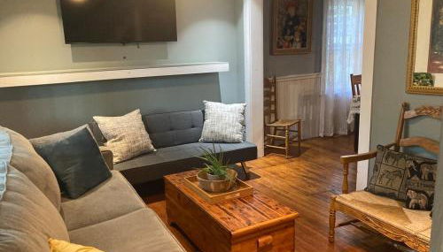 New Leeds listing Near Graces diner and Hudson! - Foto 4