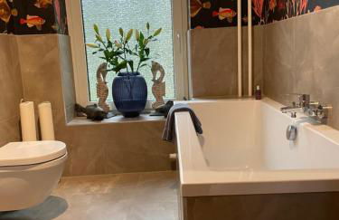 Luxus Altbaucharme in zentraler Lage - Foto 3