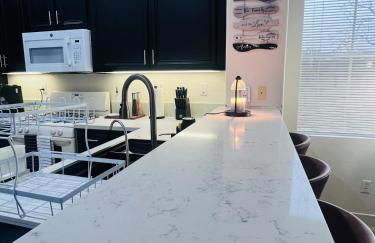 Stylish & Fully Renovated Home! - Foto 27