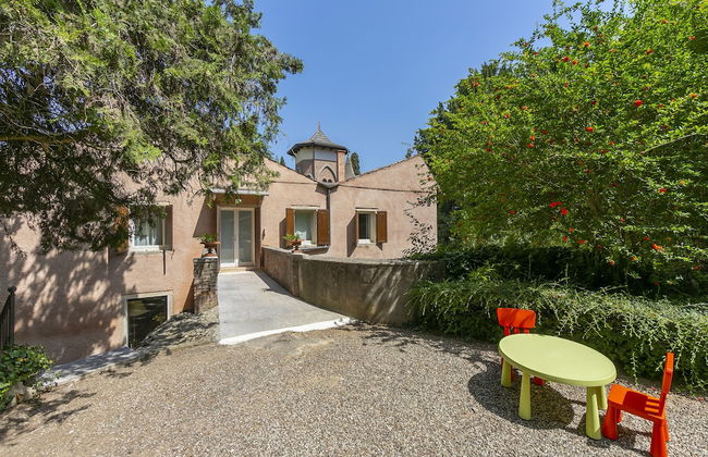 Alberta's Liberty House With Pool - Photo 33