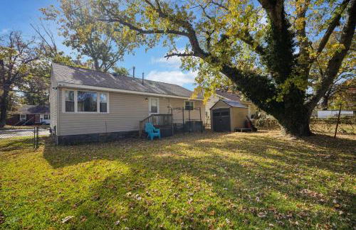 Comfy Coastal Getaway with Modern Comforts home - Foto 30