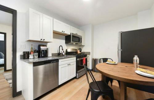 HostWise Stays - Pet Friendly Butler St Apt, Ground Floor with Private Entrance - Foto 15