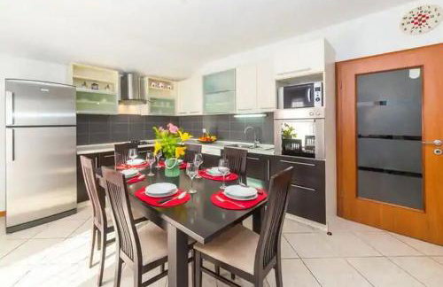 Idyllic Holiday Home With Private Pool, Sun Deck, and Organic Garden - Foto 25