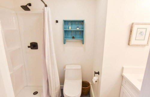 Fully Updated Home w Great Outdoor Space - Foto 13