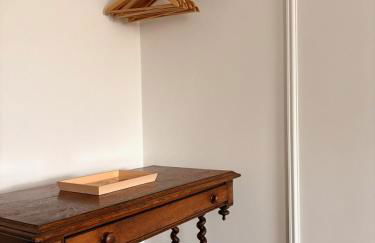 Boutique High Street Apartment In Crickhowell - Photo 29