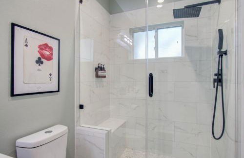 Houston Entertainment Haven - Photo 46