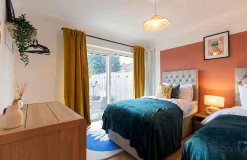 Stunning Bishop Auckland House with 5-bedrooms & 8 Beds Sleeps 12 with Free Parking by PureStay - Foto 26