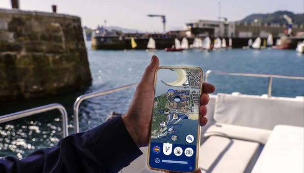 Audioguía a bordo del catamarán