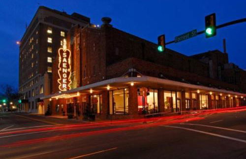 KING BED Family Friendly Cottage - Walk to Zoo & Waterpark - Near Downtown & Midtown - Foto 33