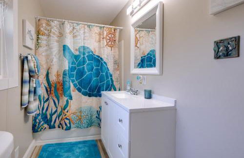 Adorable Beach Cottage with Hot Tub and Tropical Bar! - Foto 14