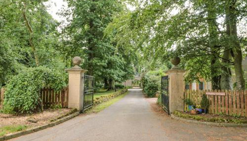 The Coach House - Photo 2