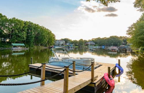 The Birdhouse - Lake View with Dock - Foto 17