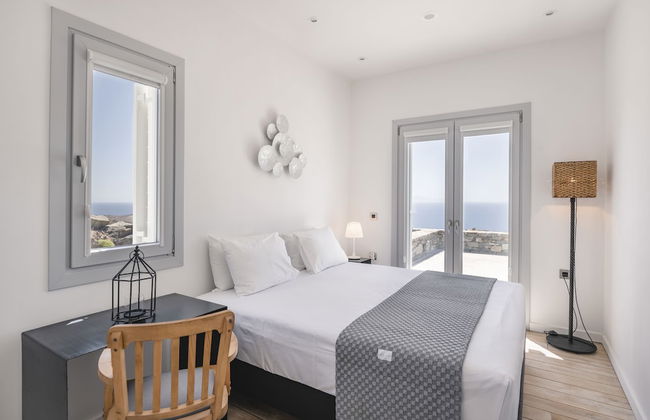 Luxury Villa With Pool And Sea View..! - Photo 2